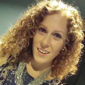 Meet your Posher, Larissa